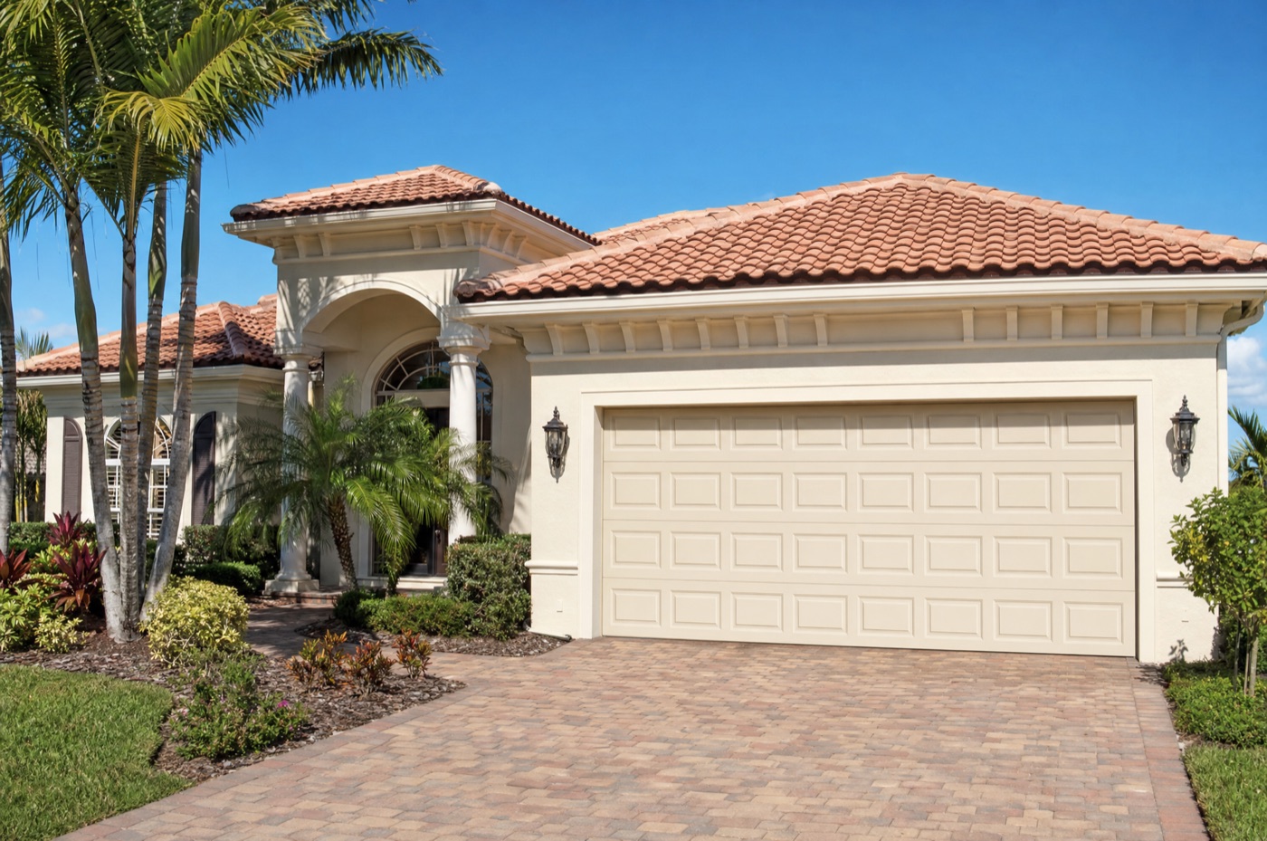 Traditional Raised Panel garage door style on a South Florida home